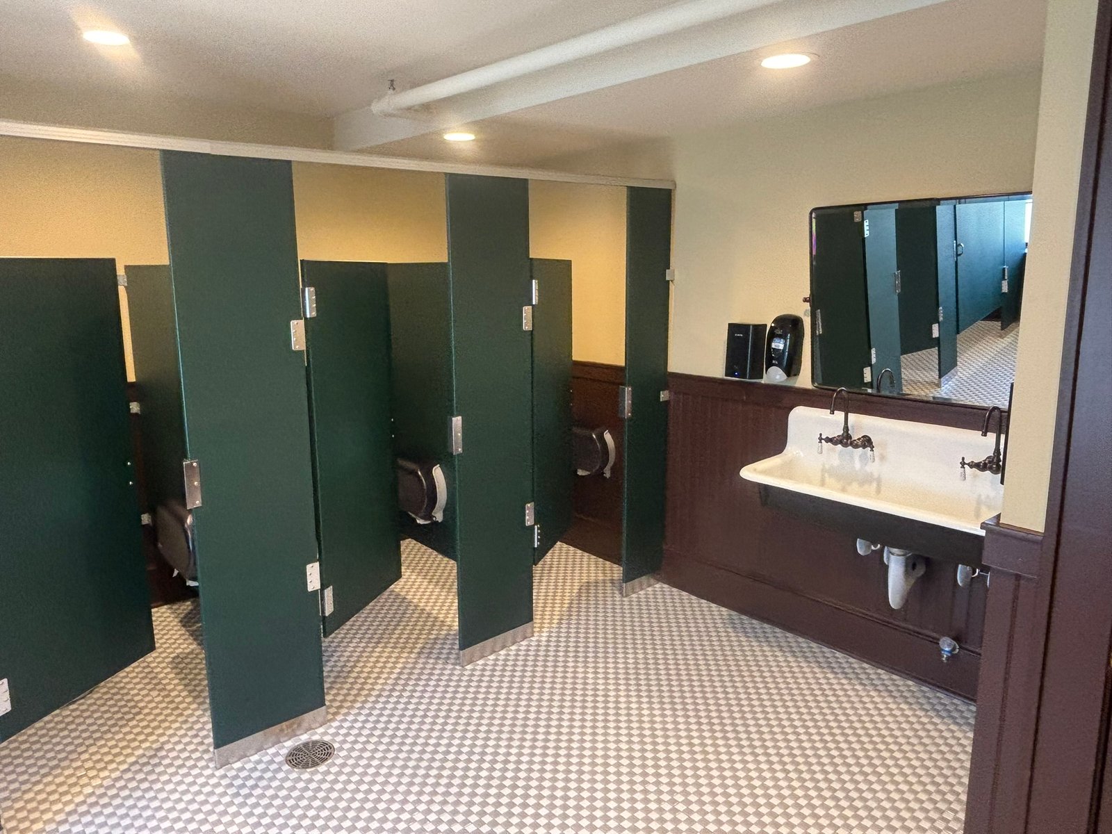 slater bathroom after